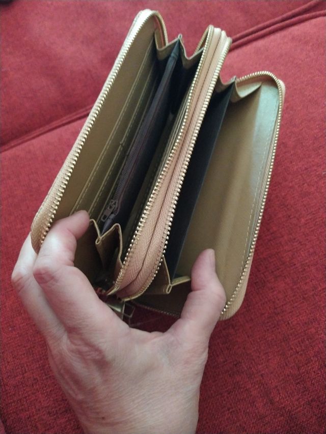 Cartera -monedero de corcho.