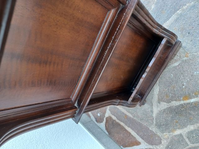 Mobiletto porta TV in stile