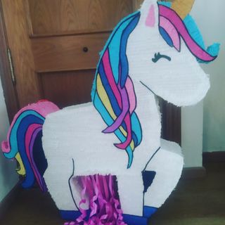 se hacen piñatas personalizadas
