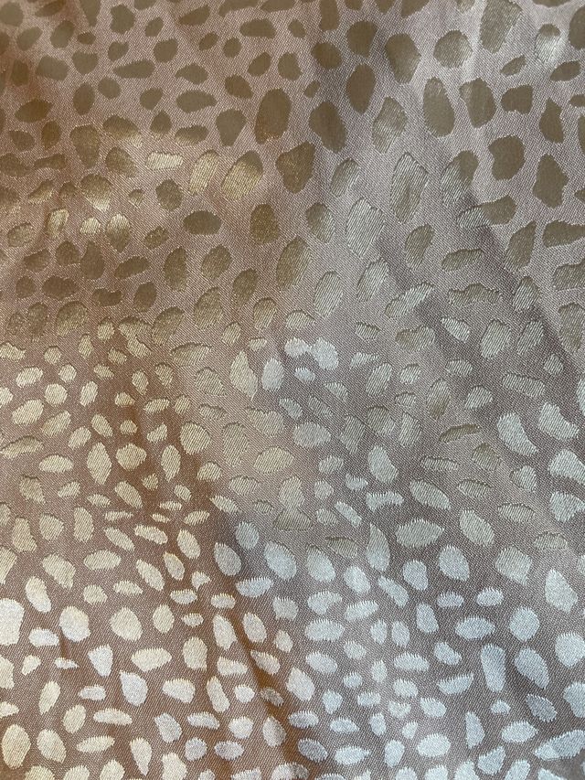 top de una manga rosa