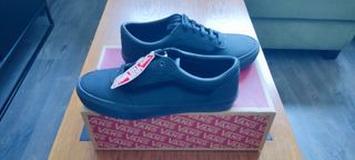 Zapatillas Vans Milton Piel. Sin estrenar.