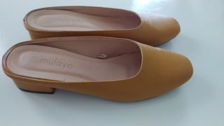 Sandalias con tacón bajo 
