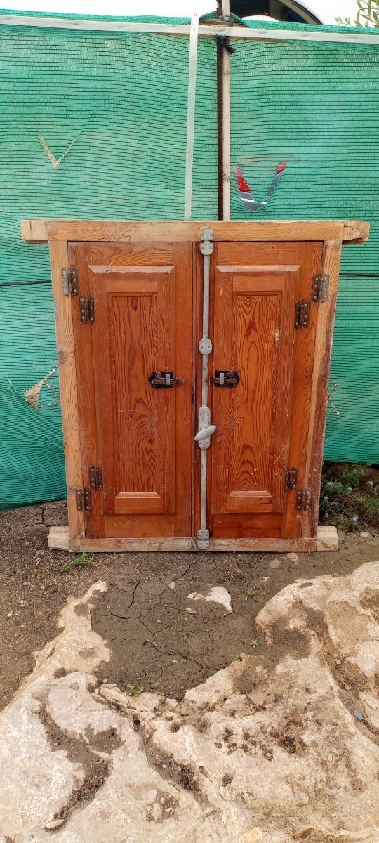 Ventana de madera completa