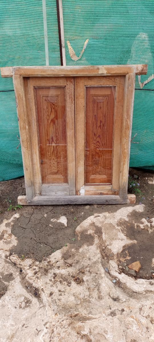 Ventana de madera completa