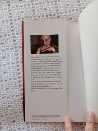 LIBRO "FLAVIA DE LOS EXTRAÑOS TALENTOS"