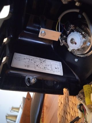 Teléfono antiguo de doble campana