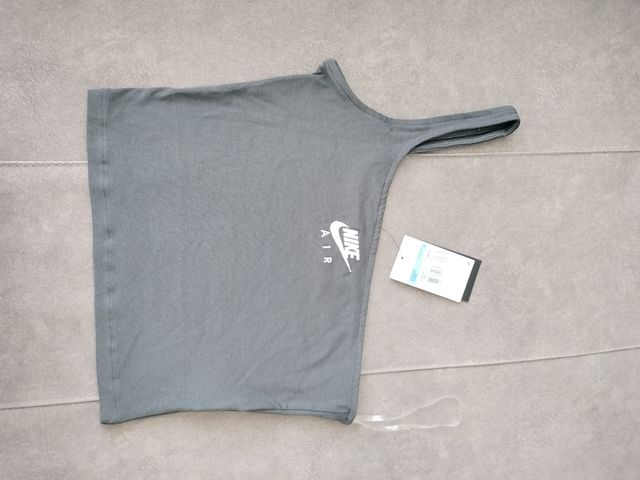Top Nike talla S y M