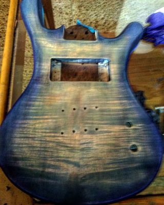 Mini Bajo eléctrico, ukebass de luthier