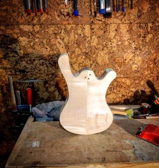 Mini Bajo eléctrico, ukebass de luthier