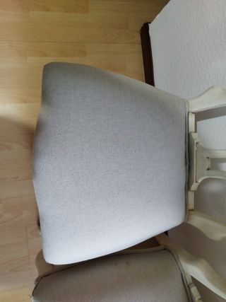 Mesa y sillas, comedor completo blanco.