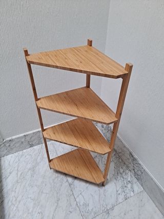 Mobili per la casa: scaffali, tavoli, panche, divani, ecc.