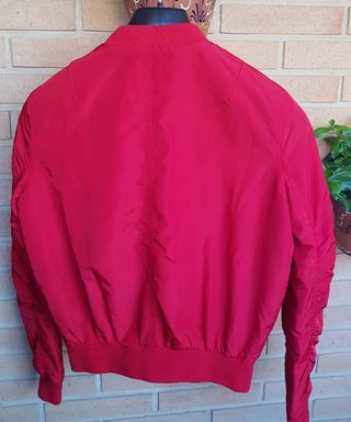 Cazadora roja