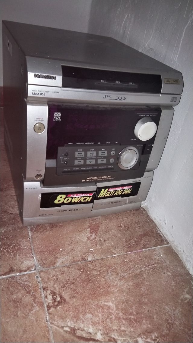 medicadena Samsung y altavoz Sony