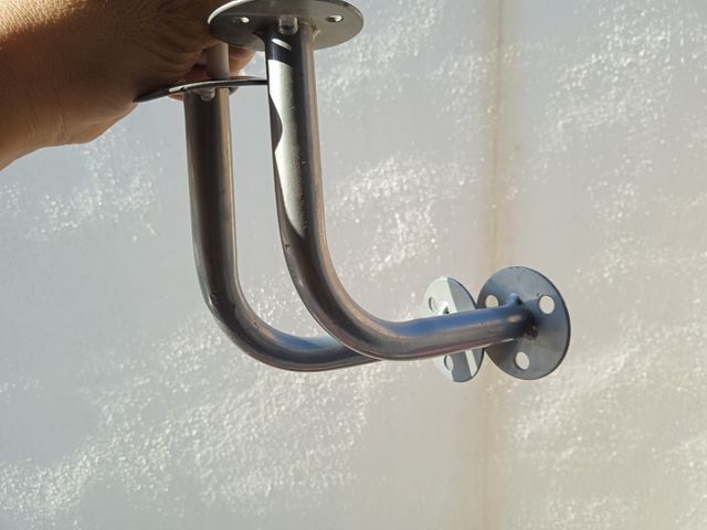 SOPORTES METALICOS PARA ESTANTERIA.