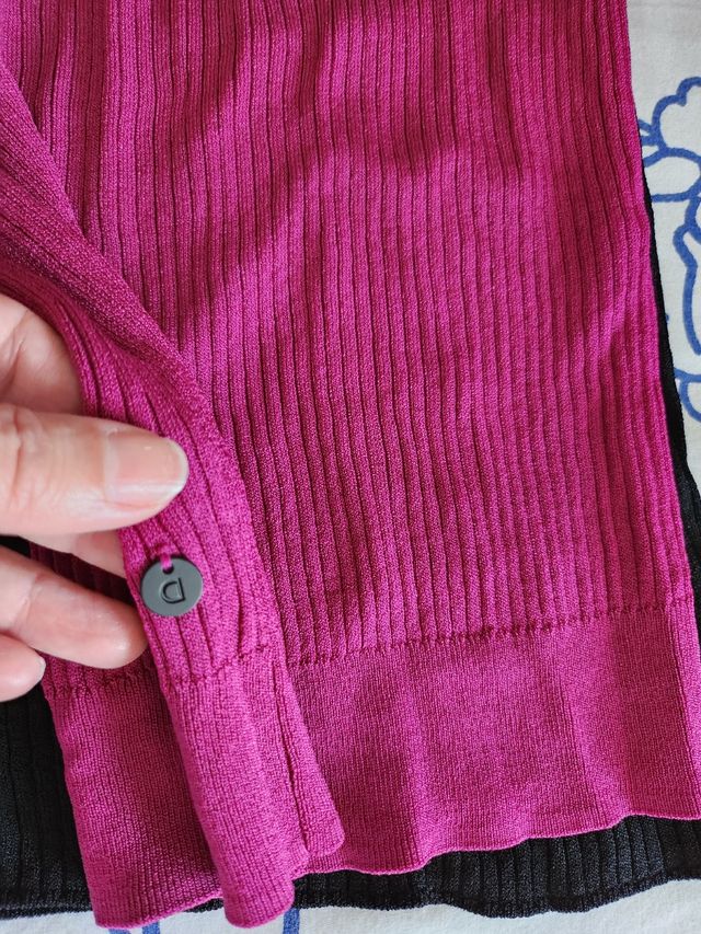 Top doble uno negro y otro fucsia Desigual