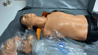 Maniquí primeros auxilios