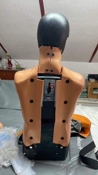 Maniquí primeros auxilios