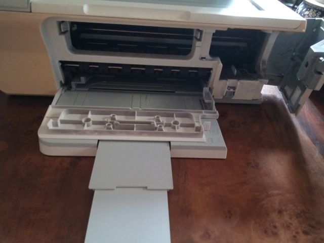 Impressora multifunções HP Deskjet série F4200.