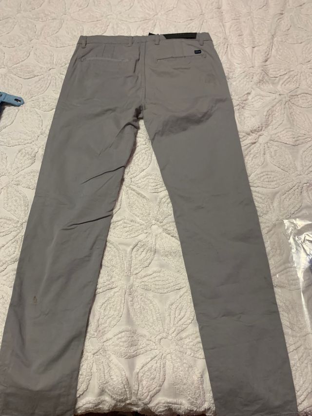 Pantaloni Zara grigio nuovo con cartellino di seconda mano per 10