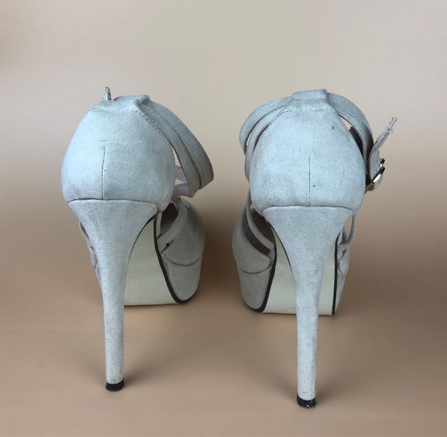 Tacchi camoscio grigio chiaro 