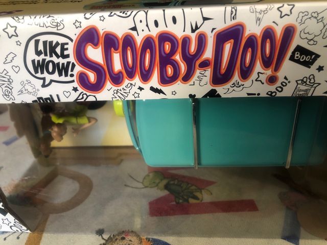 Scooby-Doo! Mystery Machine furgoneta con figuras.