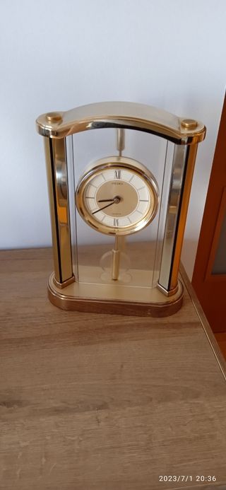 reloj de mesa