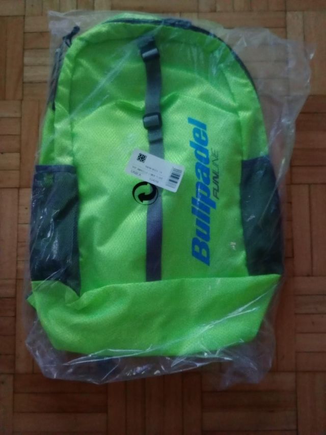 mochila bullpadel nueva