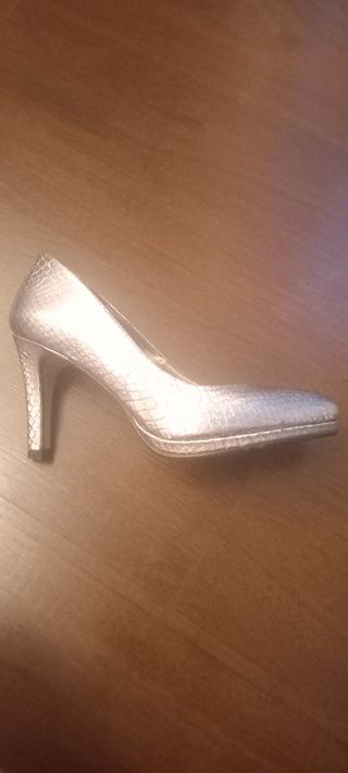 zapato tacon color plata 37
