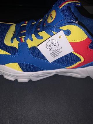 Sneakers modelo exclusivo LIDL