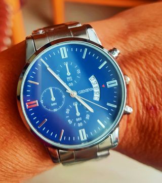 ★Reloj esfera azul cadena plateada.