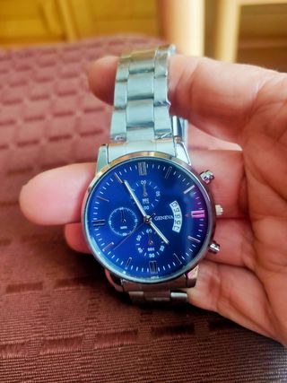 ★Reloj esfera azul cadena plateada.