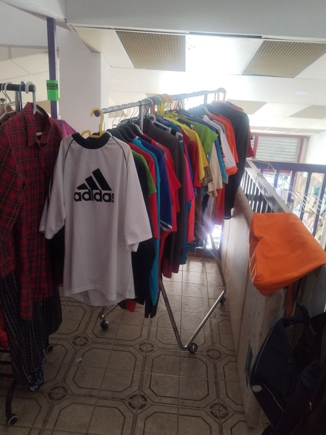 se vende cosas de segunda mano