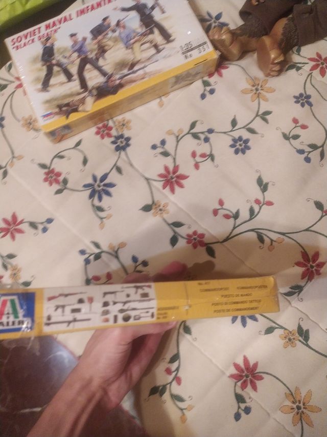 Command post italeri sin abrir.