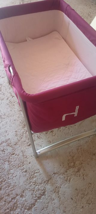 Minicuna con estructura de aluminio