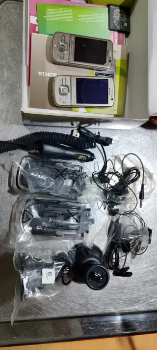 2 Uds NOKIA 6710 NAVIGATOR 1 LIBERADO