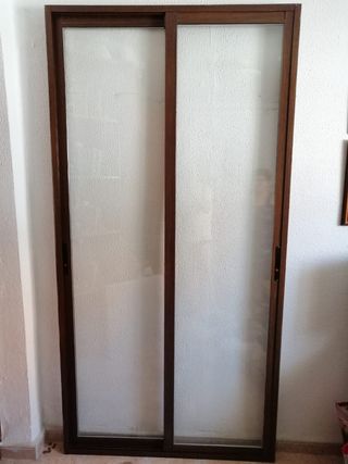 puerta ventana corredera de aluminio color madera