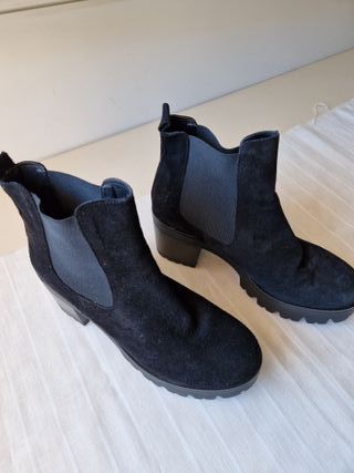Botines  negro de piel nuevos