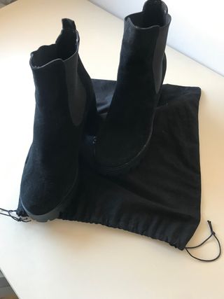 Botines  negro de piel nuevos