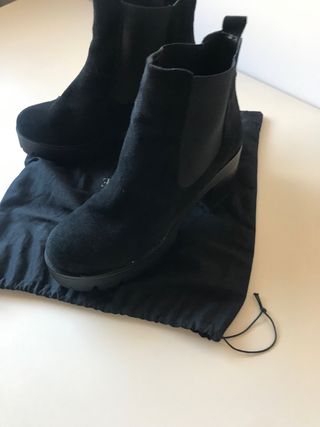 Botines  negro de piel nuevos