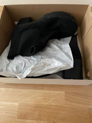 Botines negro de piel nuevos