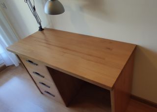 Mesa de estudio de madera