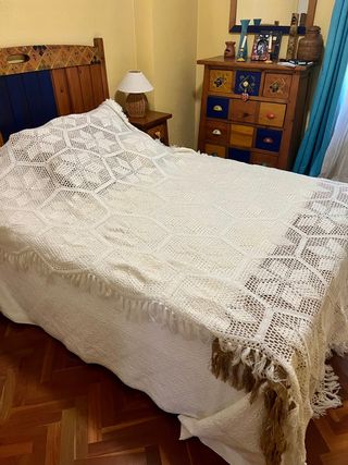 COLCHA HECHA A MANO 1.60 x 2.20 para cama o sofás