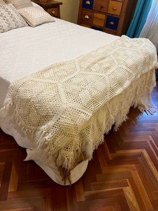 COLCHA HECHA A MANO 1.60 x 2.20 para cama o sofás
