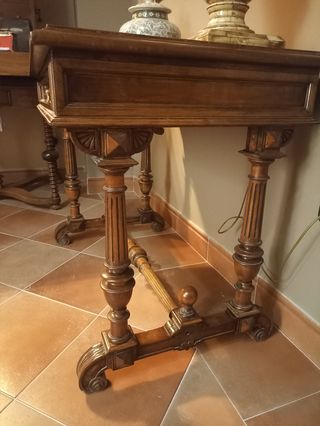 Mesa escritorio muy antigua