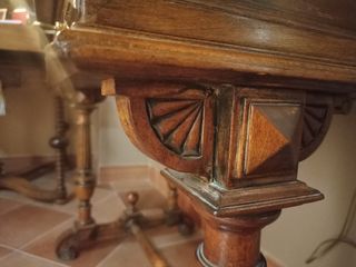 Mesa escritorio muy antigua