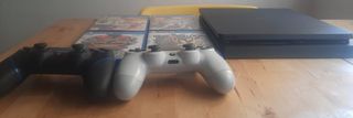 Play station 4 Slim 1 TB version negra.