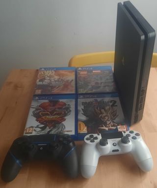 Play station 4 Slim 1 TB version negra.