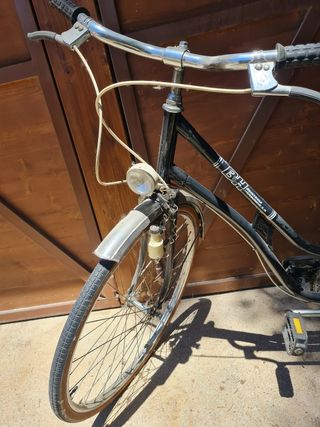 Bicicleta antigua BH