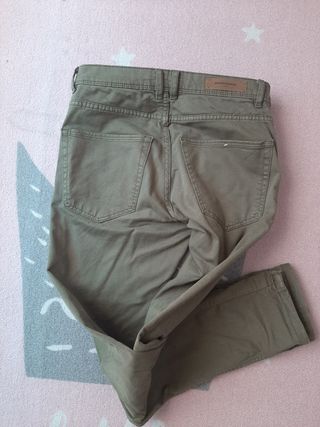 Pantalón vaquero verde Zara talla 36