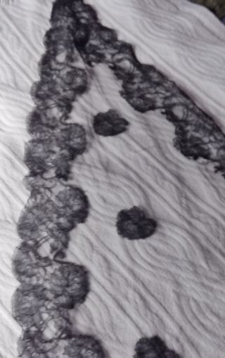 VELO MANTILLA ANTIQUÍSIMO  de misa Chantillí